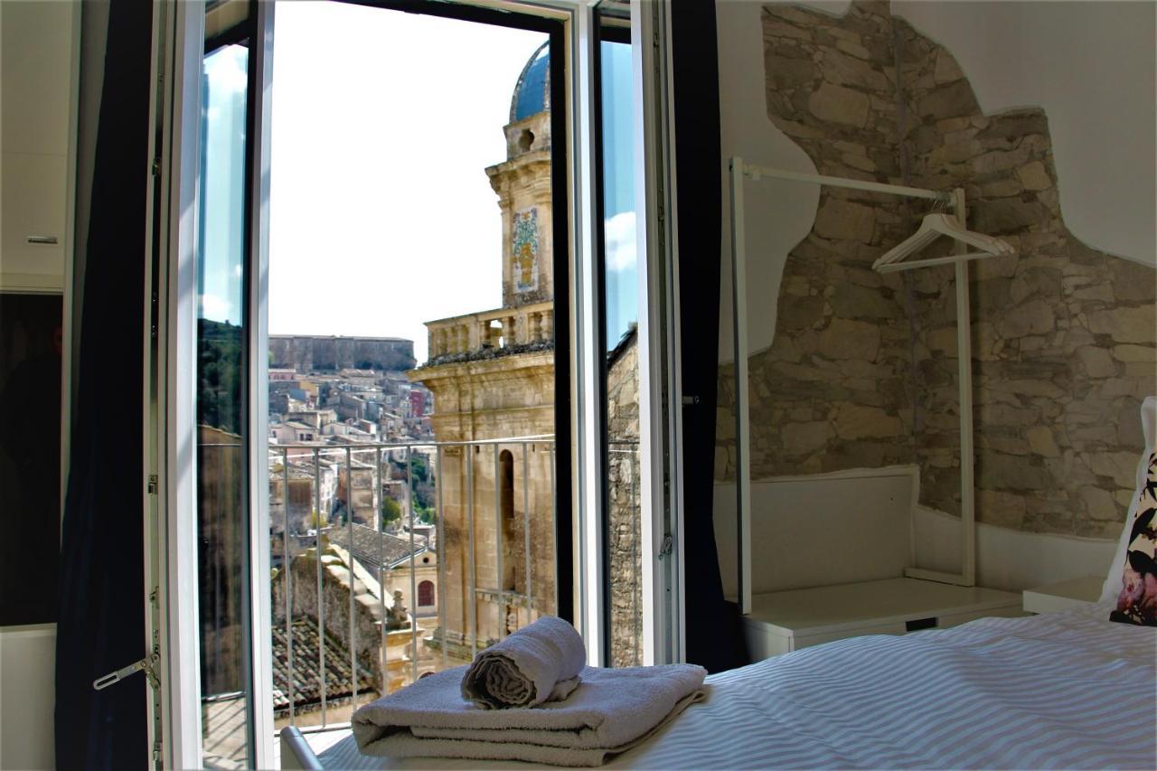 Three-Bedroom Deluxe Apartment
